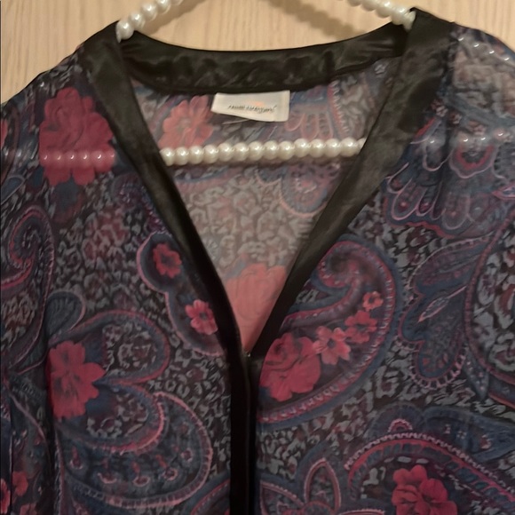 Floral Sheer Robe - Black and Red - Picture 7 of 12